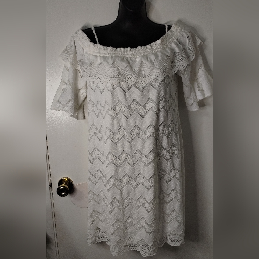 Violet Weekend White Off-Shoulder Lace Paisley Dress Size Large‎